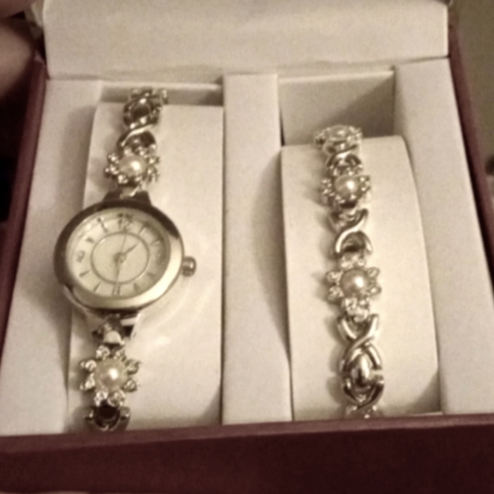 Pearl watch n bracelet set